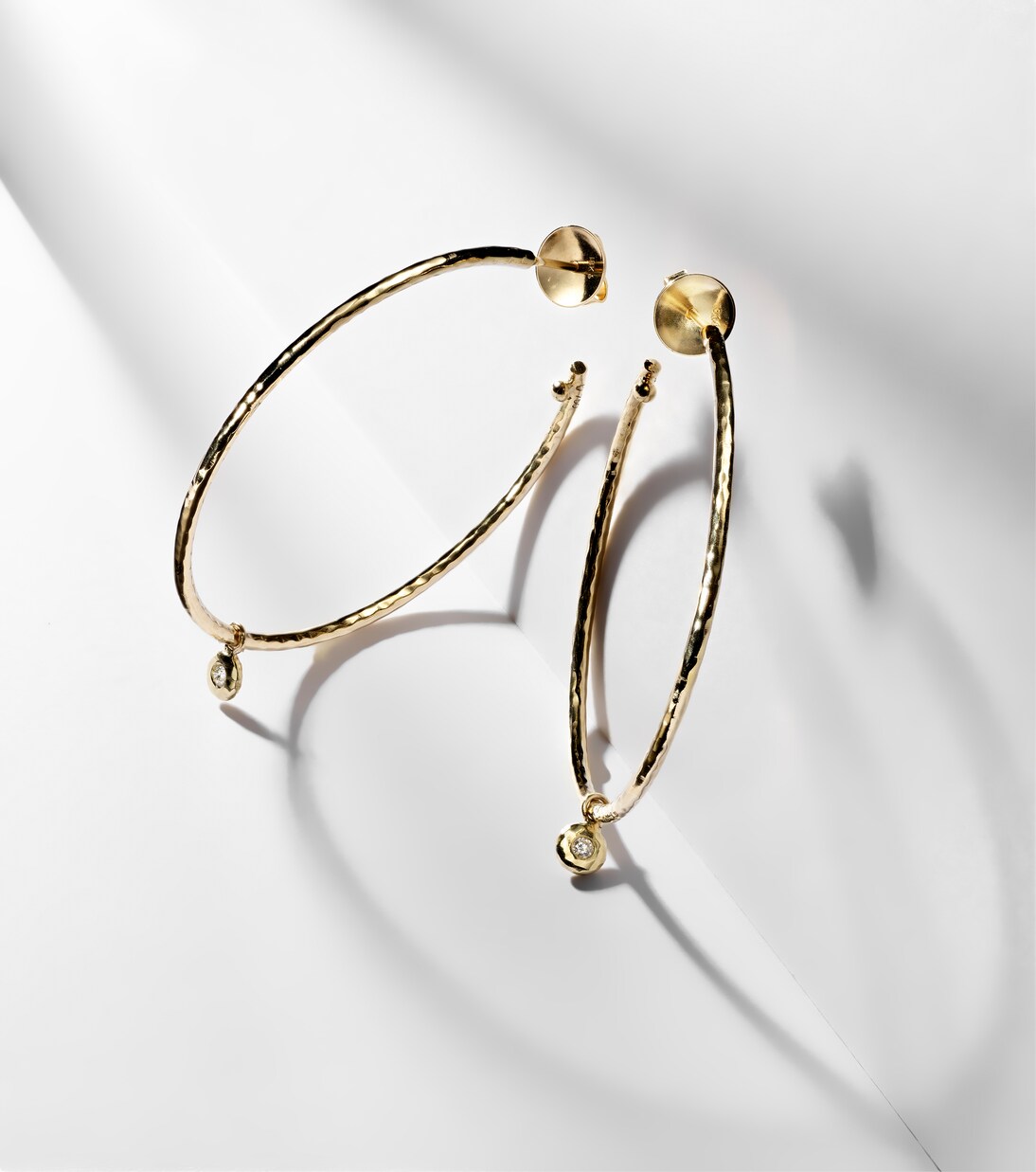 Orecchini Nesting Gem Medium in oro 18kt con diamanti  | Octavia Elizabeth