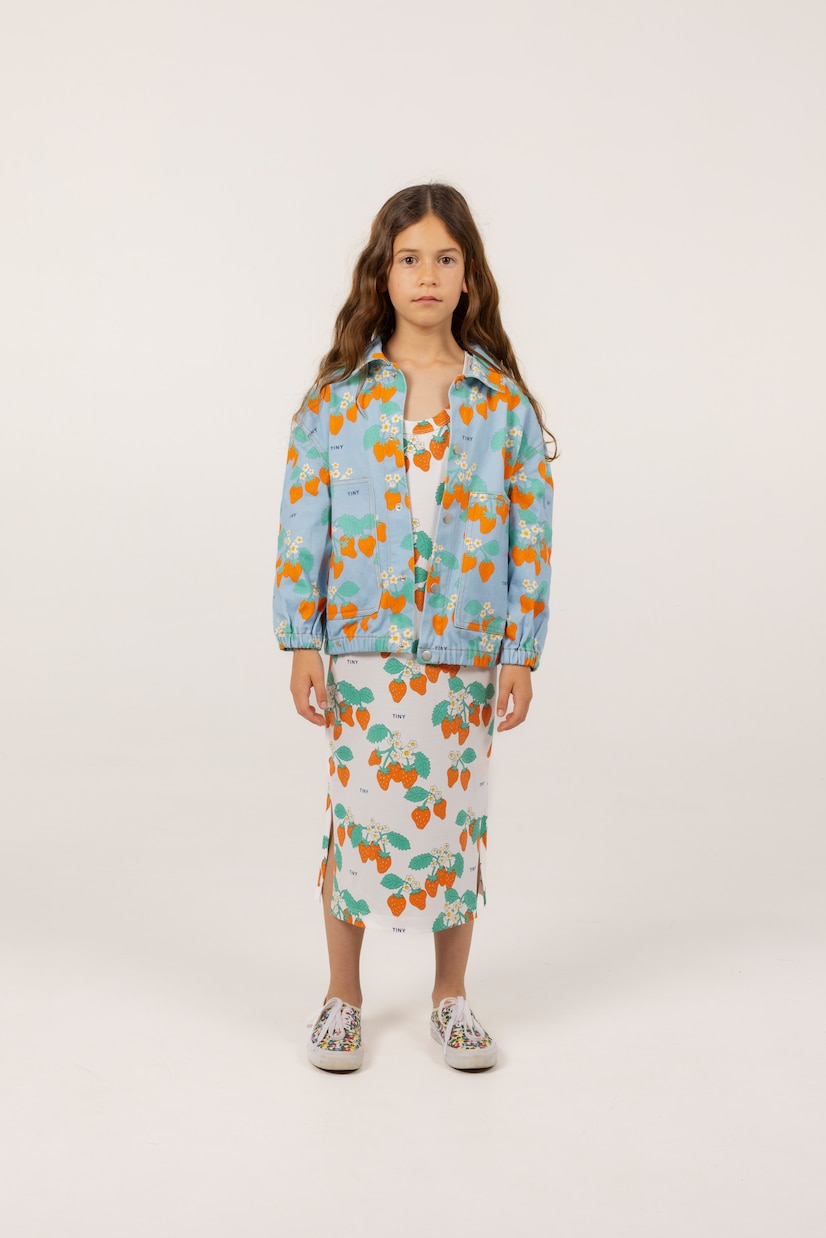 Chaqueta Strawberries en denim | Tinycottons