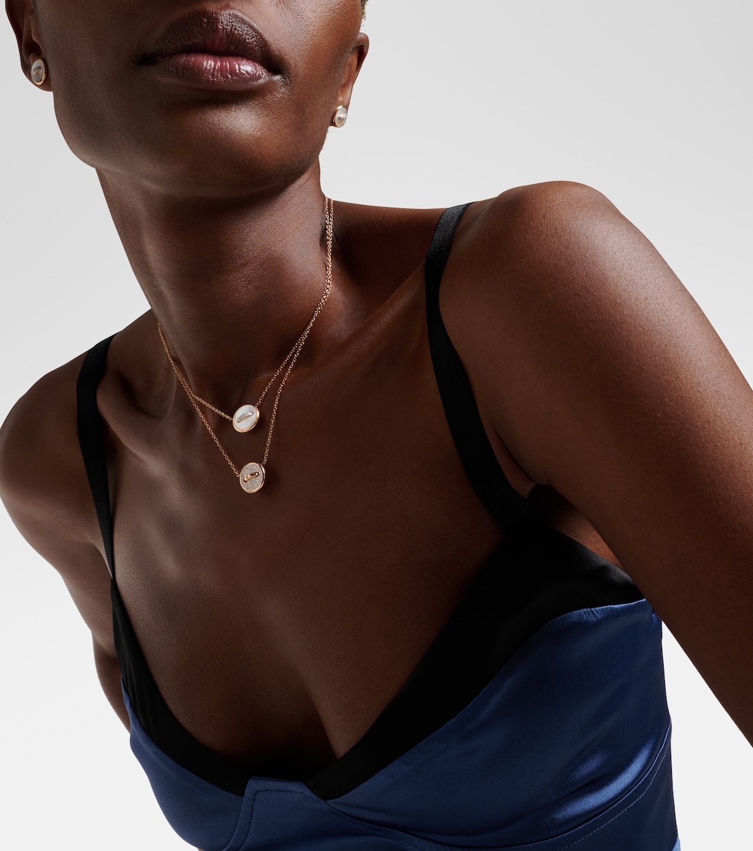 Pom Pom Dot 18kt rose gold pendant necklace with mother-of-pearl and diamonds | Pomellato