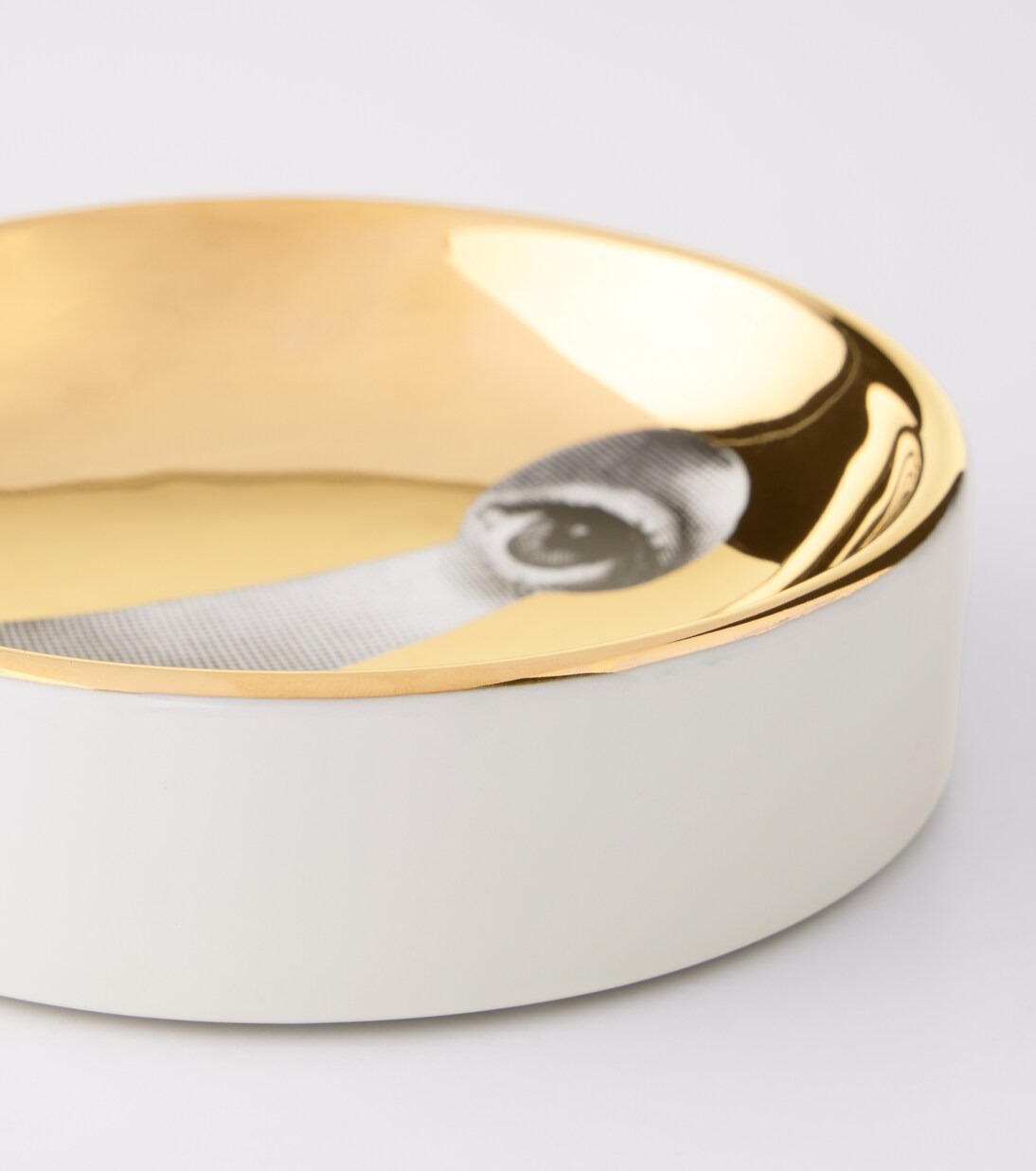 Tema e Variazioni porcelain ashtray | Fornasetti