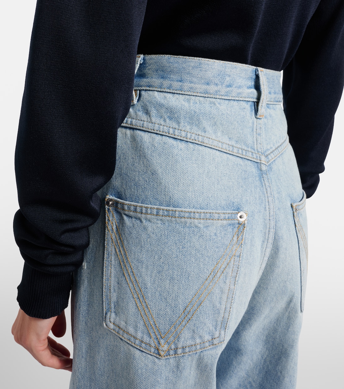 Wide-Leg Jeans Intrecciato mit Leder | Bottega Veneta
