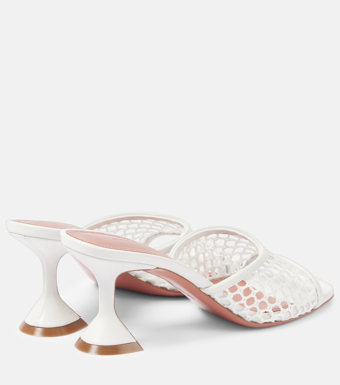 Pantoletten Lupita aus Raffiabast | Amina Muaddi