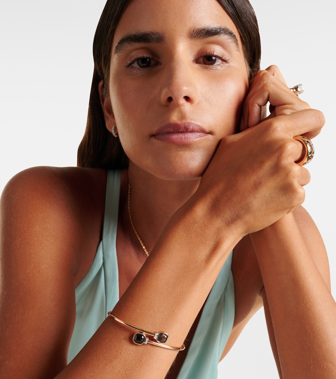 Nudo 18kt gold bangle with topazes and diamonds | Pomellato