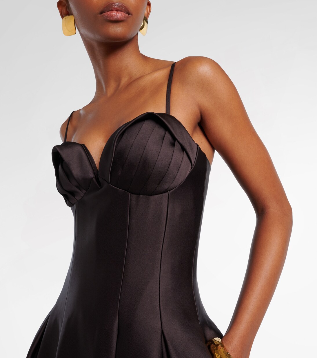 Robe Saskia | Rebecca Vallance