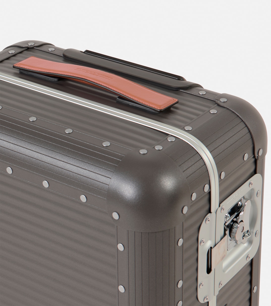 Bank Spinner 55M carry-on suitcase | FPM Milano