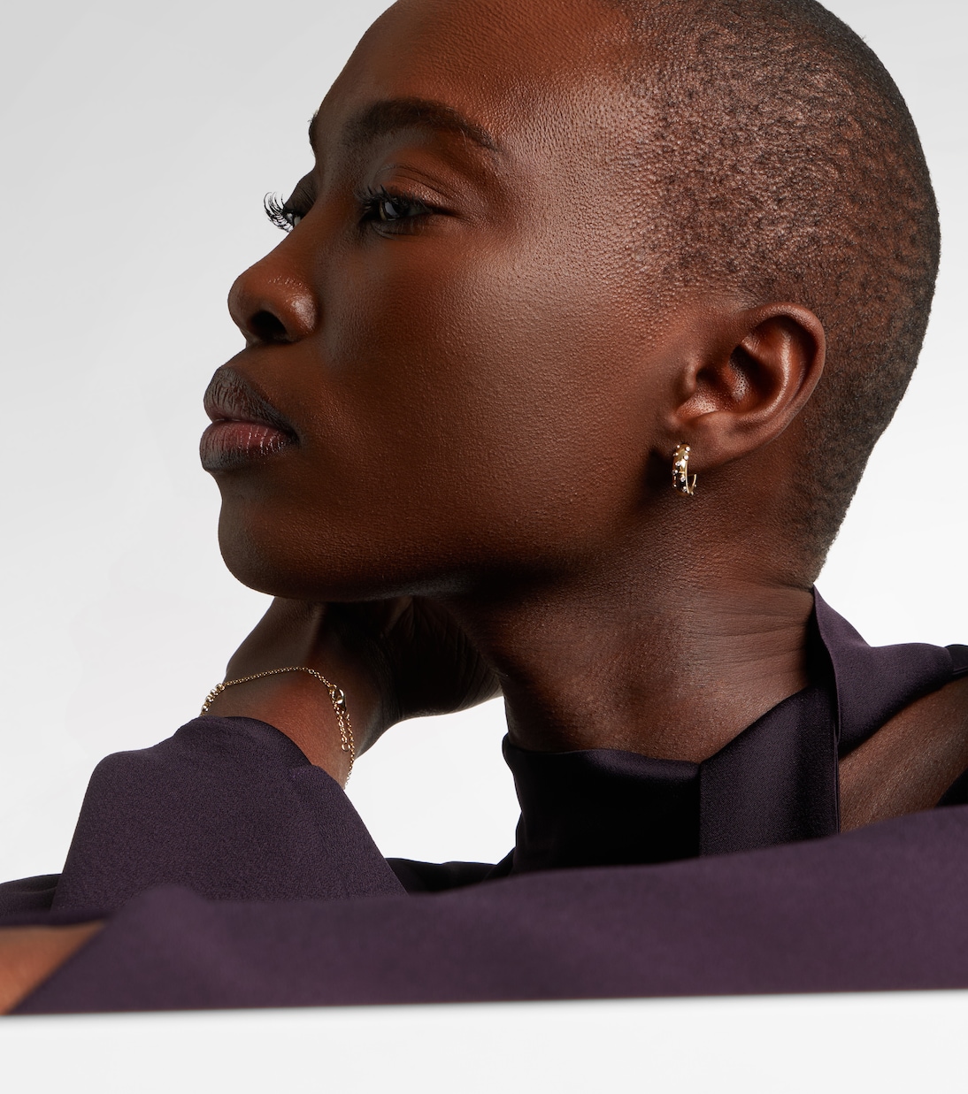 Orecchini a cerchio Plumetis in oro 9kt con diamanti | Yvonne Léon