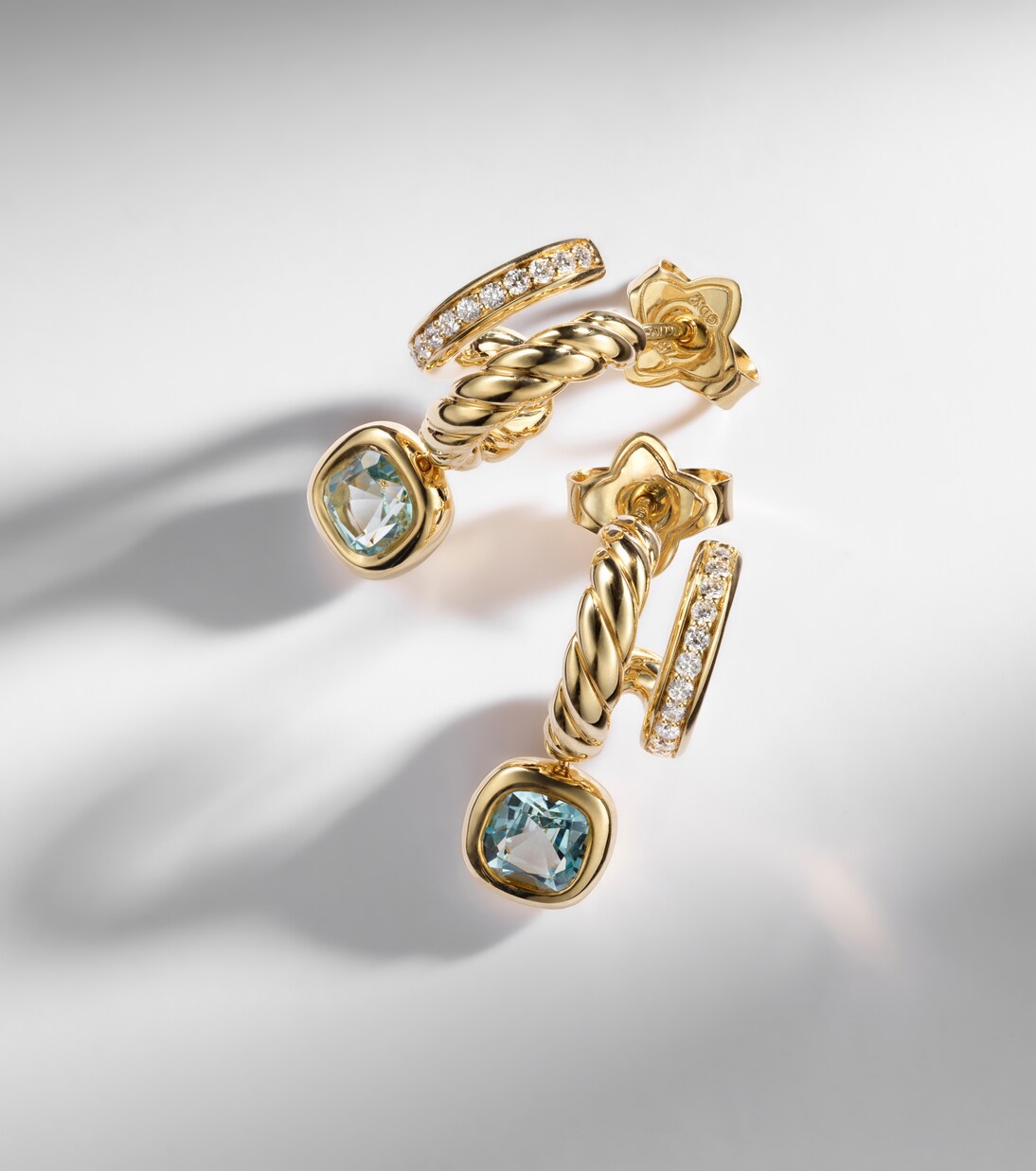 Pendientes DY Mercer® de oro de 18 ct con topacios y diamantes | David Yurman