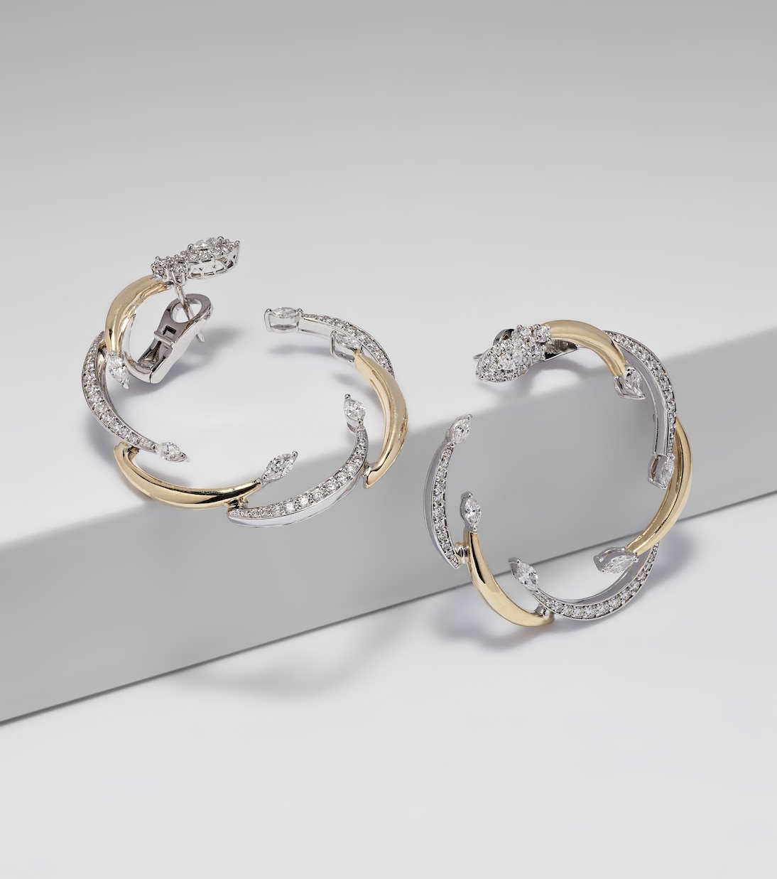 Ohrringe Golden Strada aus 18kt Gelb- und Weißgold (750/1000) mit Diamanten | Yeprem