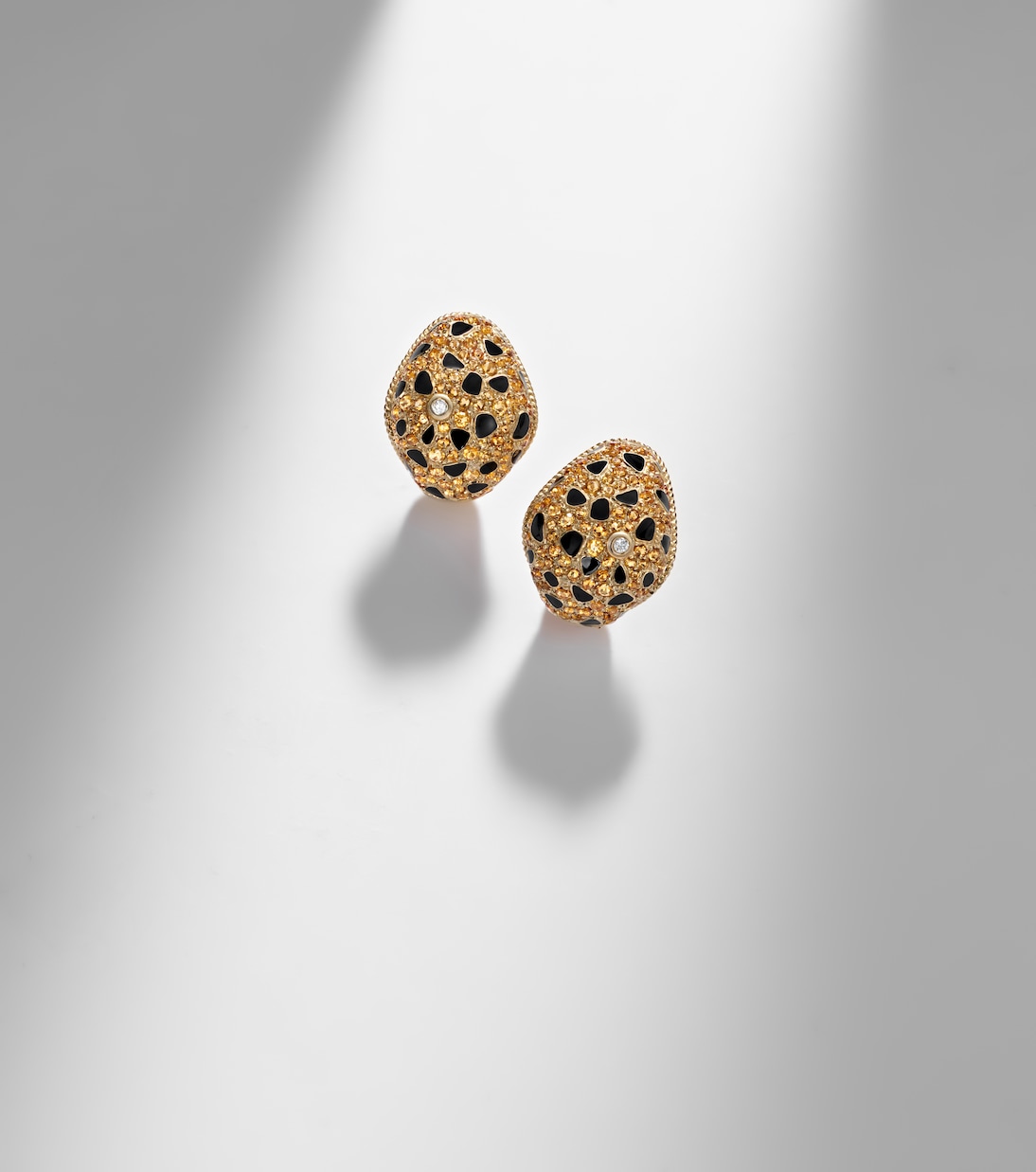 Ohrringe Poire Lynx aus 9kt Gelbgold (375/1000) mit Emaille, Diamanten und Citrin | Yvonne Léon