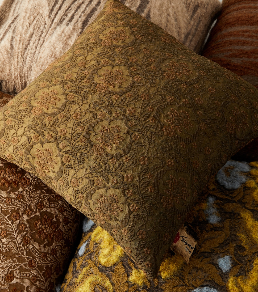 Adria cushion | The House of Lyria