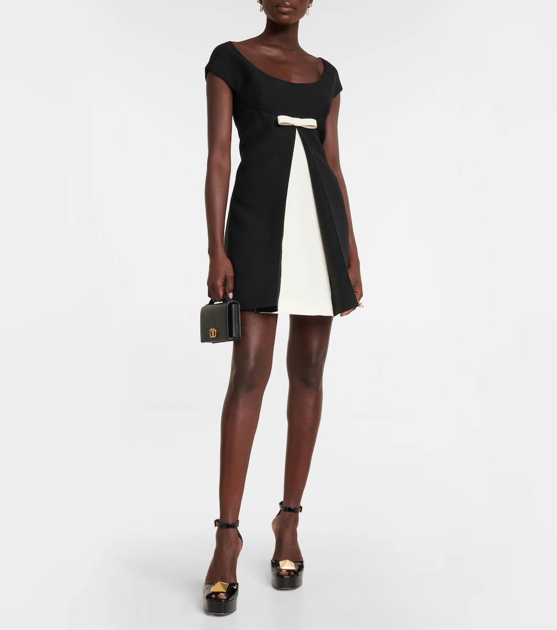 Portafoglio VSling in pelle con tracolla | Valentino Garavani