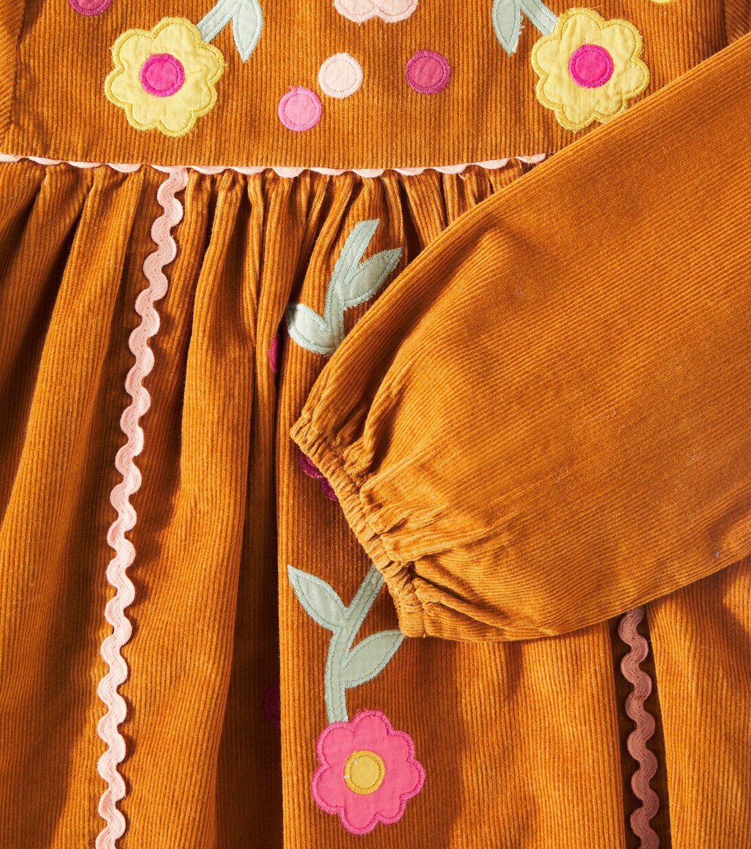 Robe Linoa brodée en velours côtelé de coton | Louise Misha