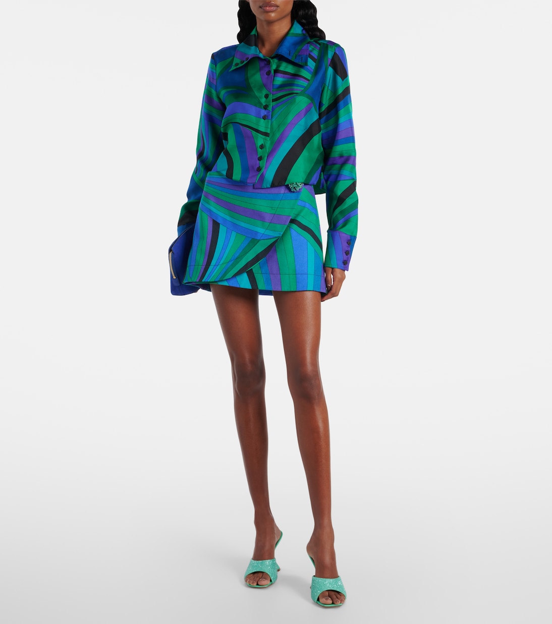 Pantoletten Lupita 95 aus Satin mit Kristallen | Amina Muaddi