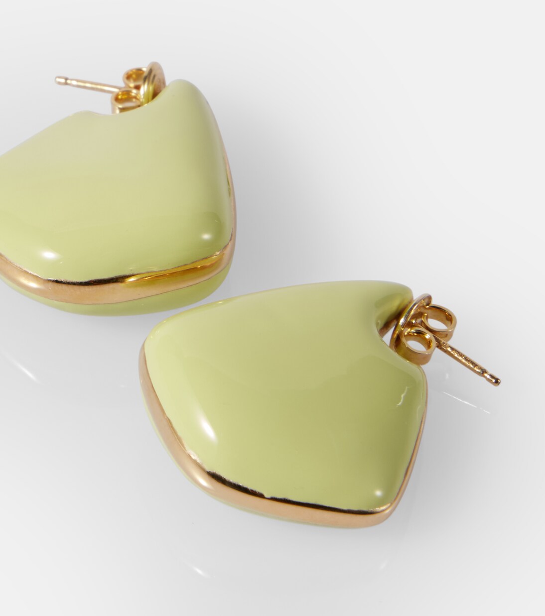 Ohrringe Fin Small aus Sterlingsilber, 18kt vergoldet, und Emaille | Bottega Veneta