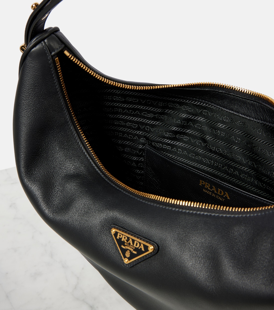 Schultertasche Arque Large aus Leder | Prada