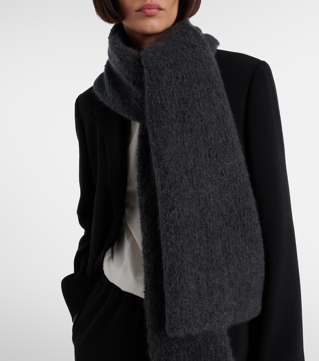 Luthgard 캐시미어 알파카 실크 스카프 | The Row