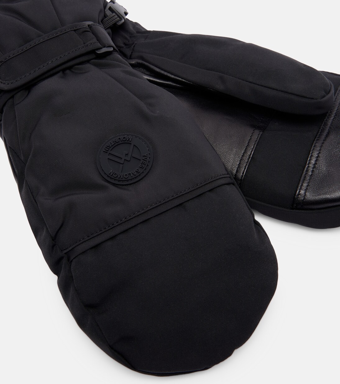 Leather-trimmed mittens | Yves Salomon