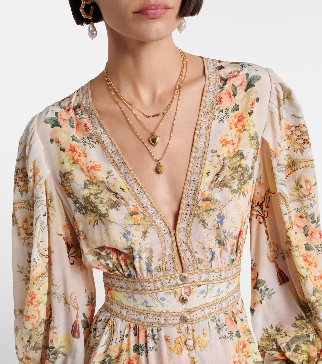 Robe longue en soie à fleurs et ornements | Camilla