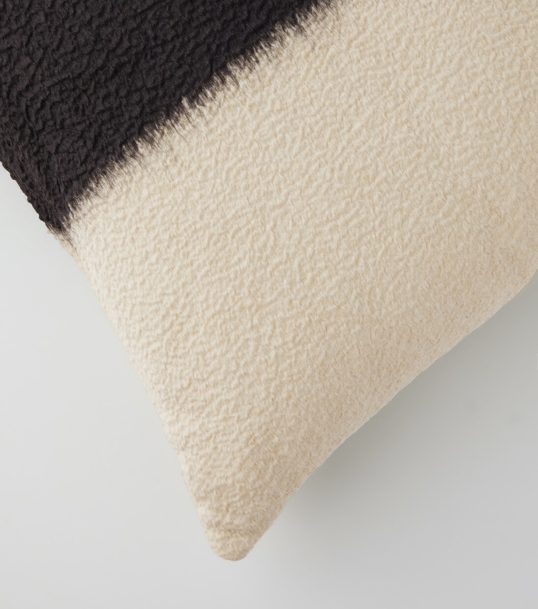 Gudula colorblocked cushion | The House of Lyria