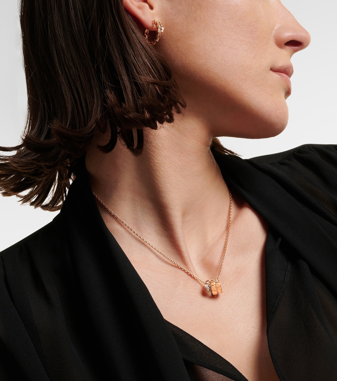 Serpenti Viper 18kt rose gold pendant necklace with diamonds | Bvlgari