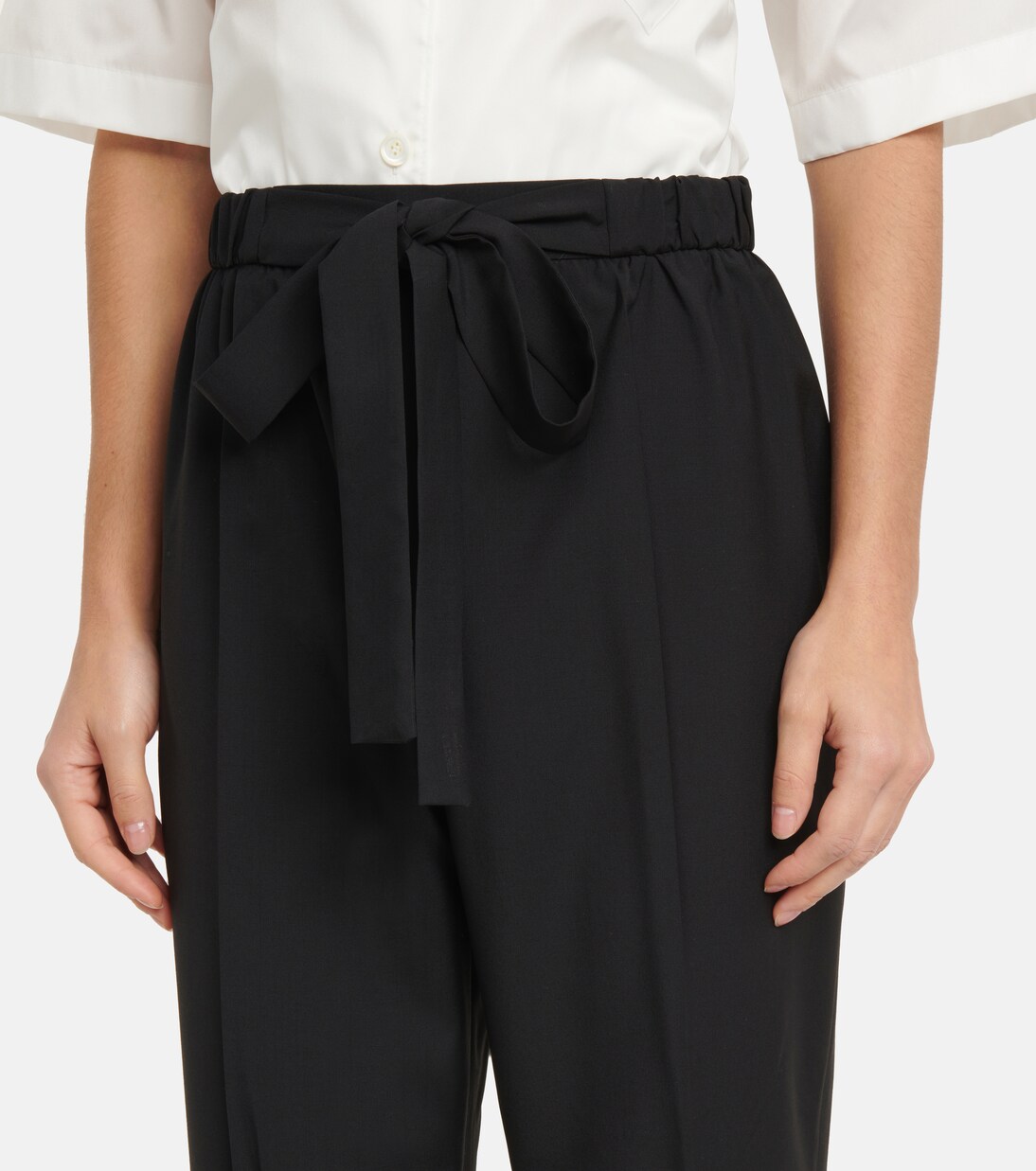 Pantaloni cropped in lana vergine | Prada