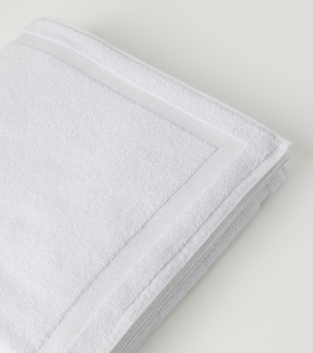 Asciugamano da bagno in cotone con logo | Balenciaga