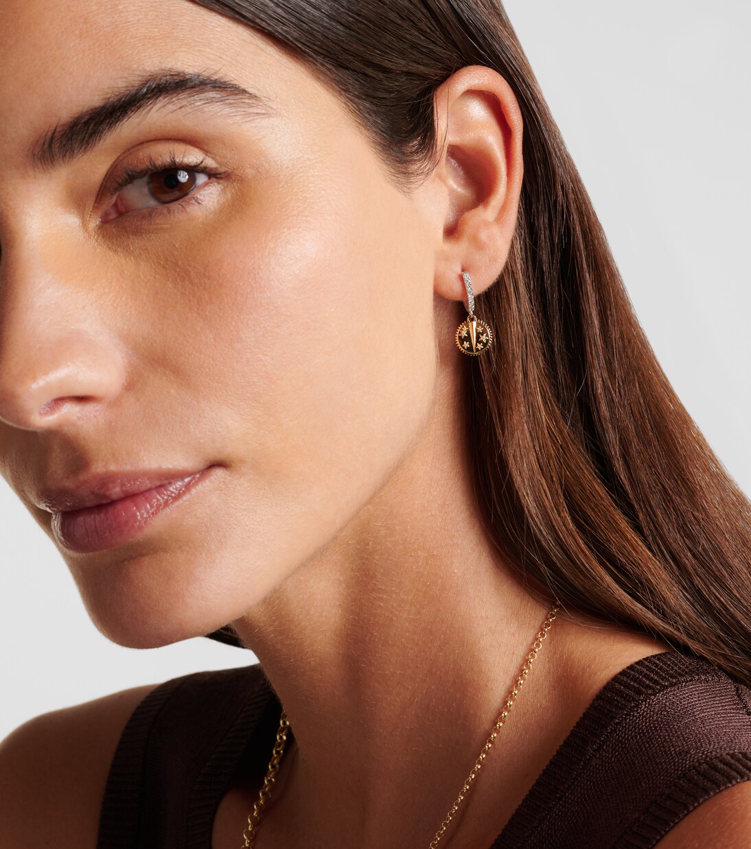 Boucle d'oreille unique Resilience Mini en or jaune et blanc 18 ct et diamants | FoundRae