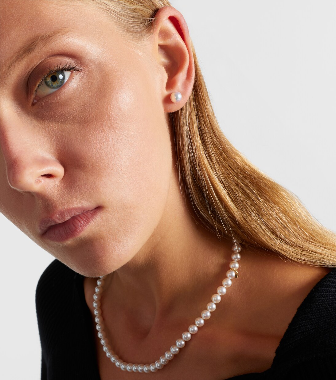 18kt gold earrings with akoya pearls | Mikimoto