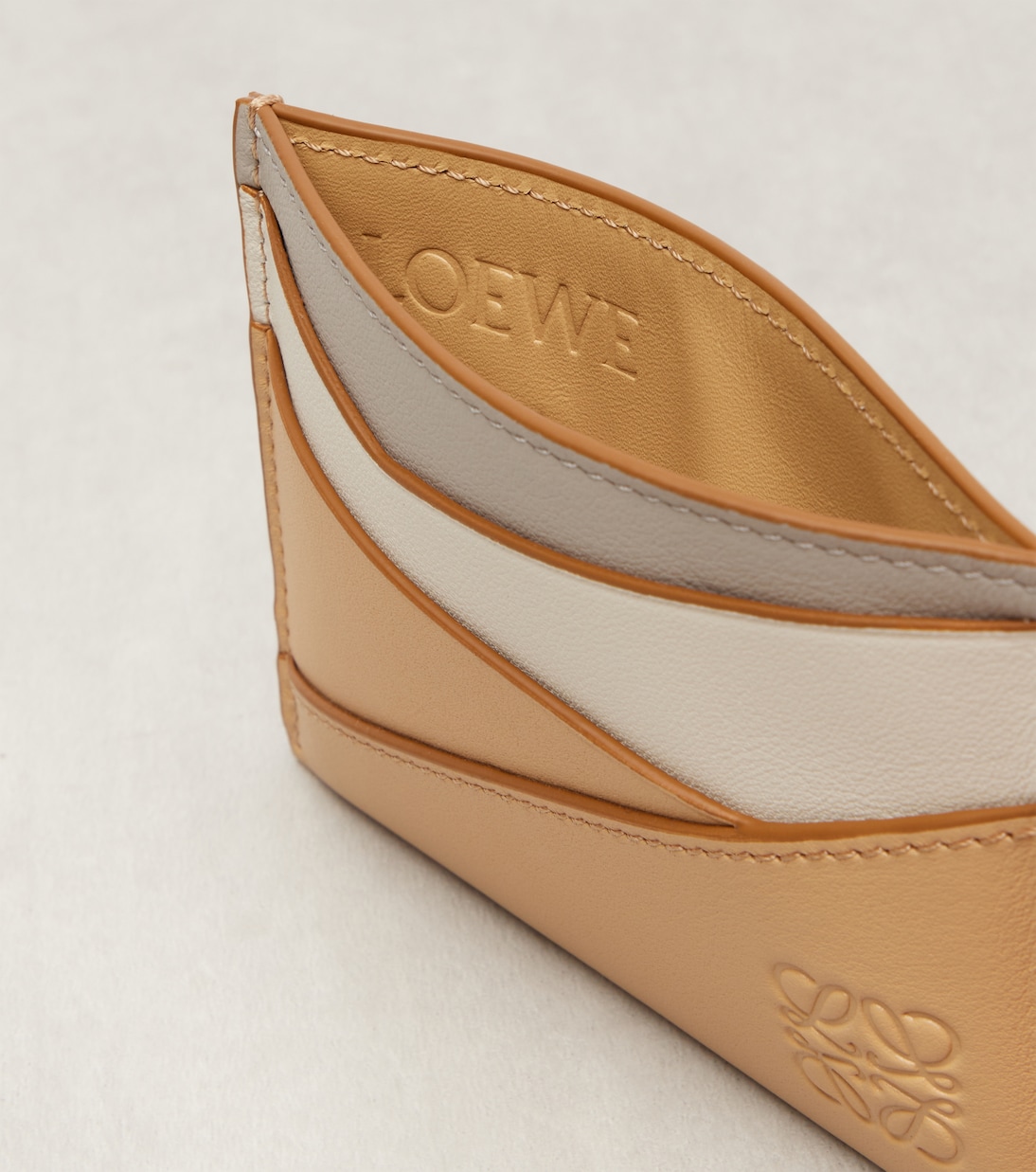 Kartenetui Puzzle aus Leder  | Loewe