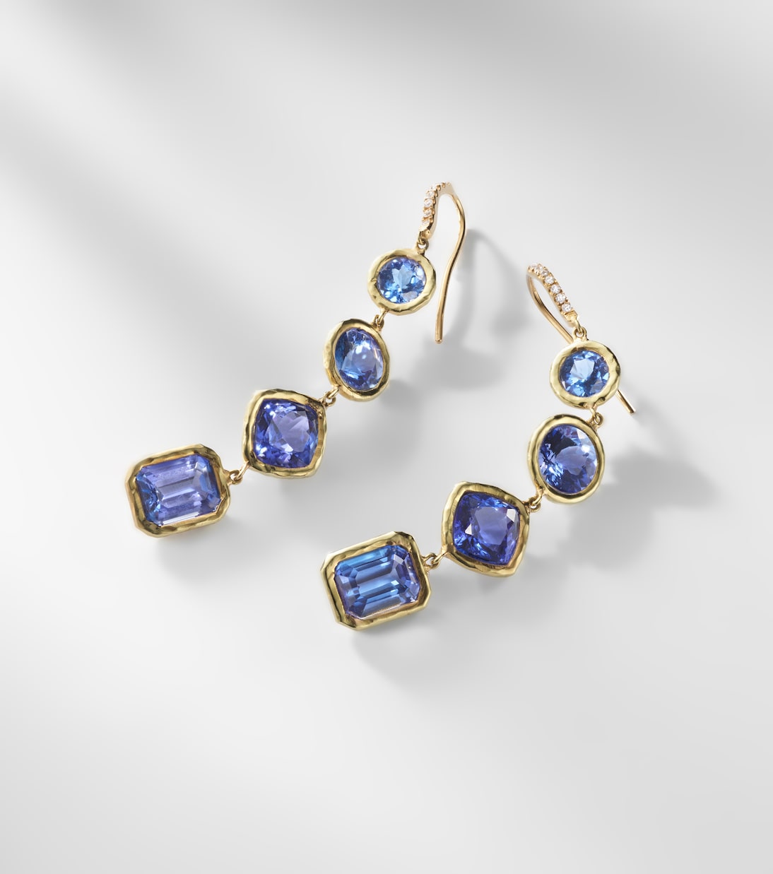 Boucles d'oreilles Cascade en or 18 ct, diamants et tanzanite | Octavia Elizabeth