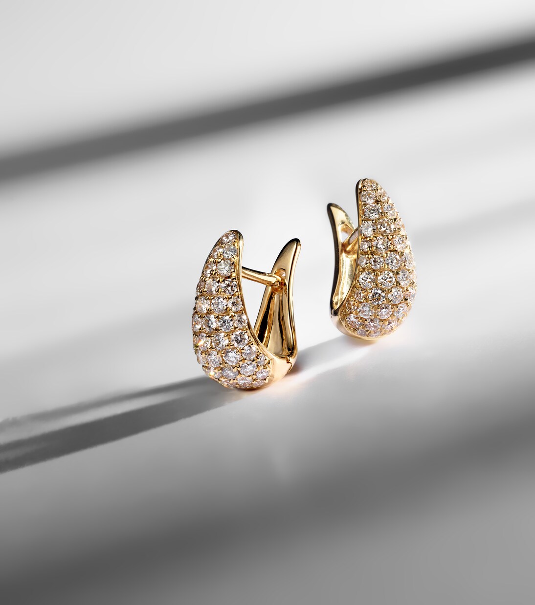 Boucles d'oreilles Claw en or 18 ct et diamants | Anita Ko