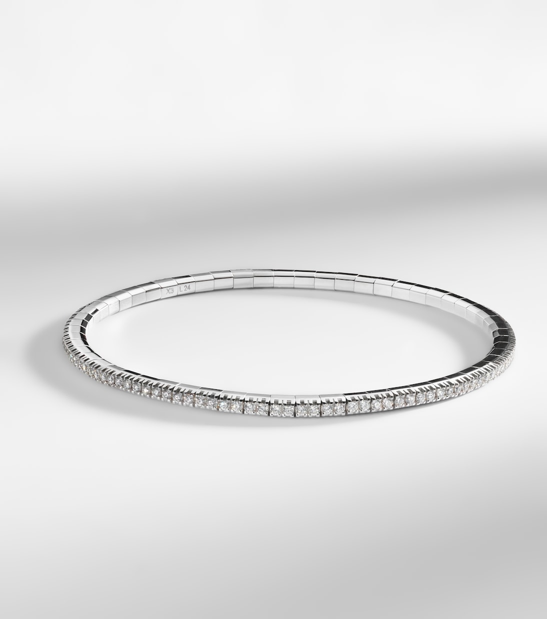 Stretchy 18kt white gold bracelet with diamonds | Bucherer Fine Jewellery