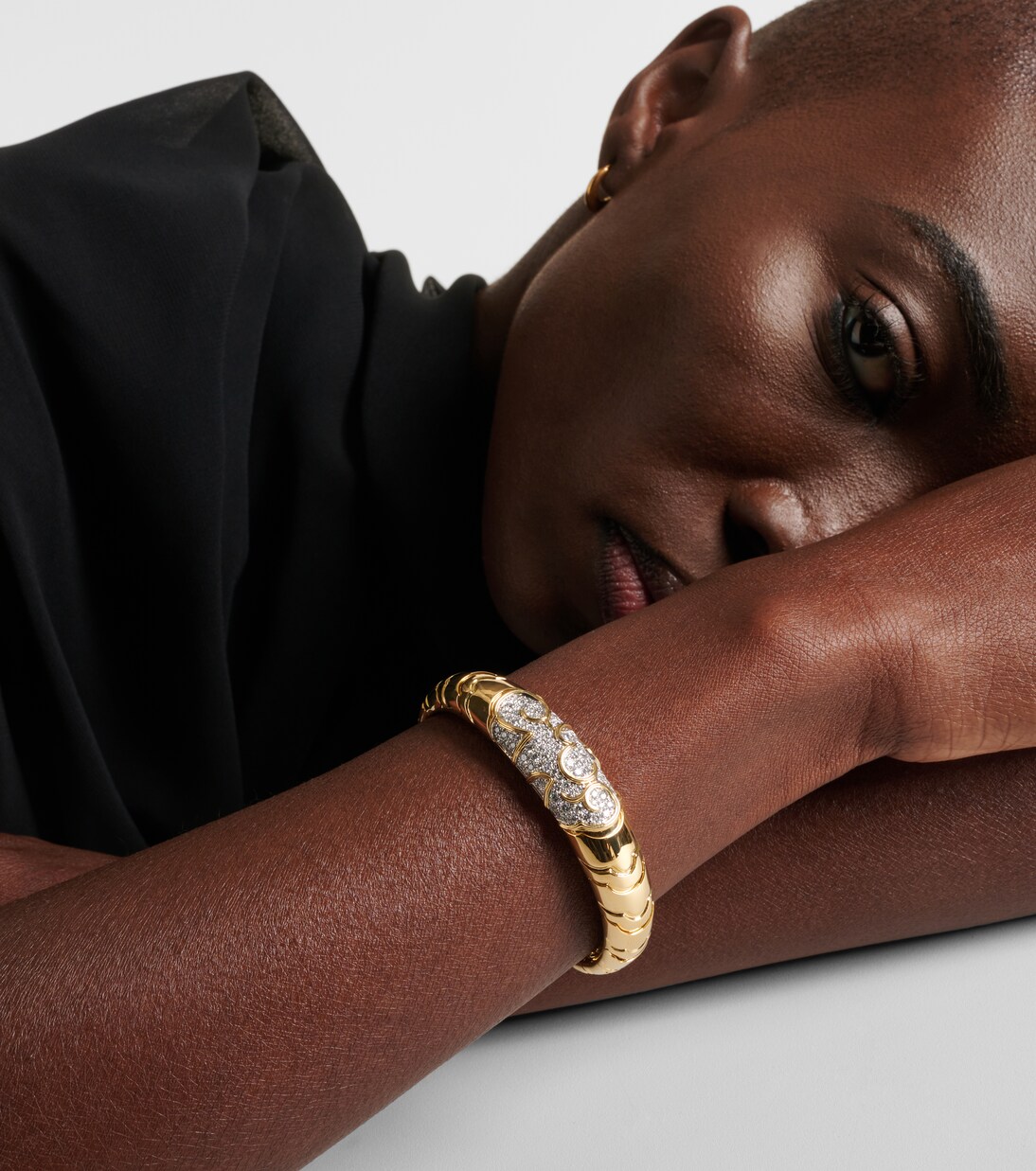 Onda 18kt gold bangle with diamonds | Marina B