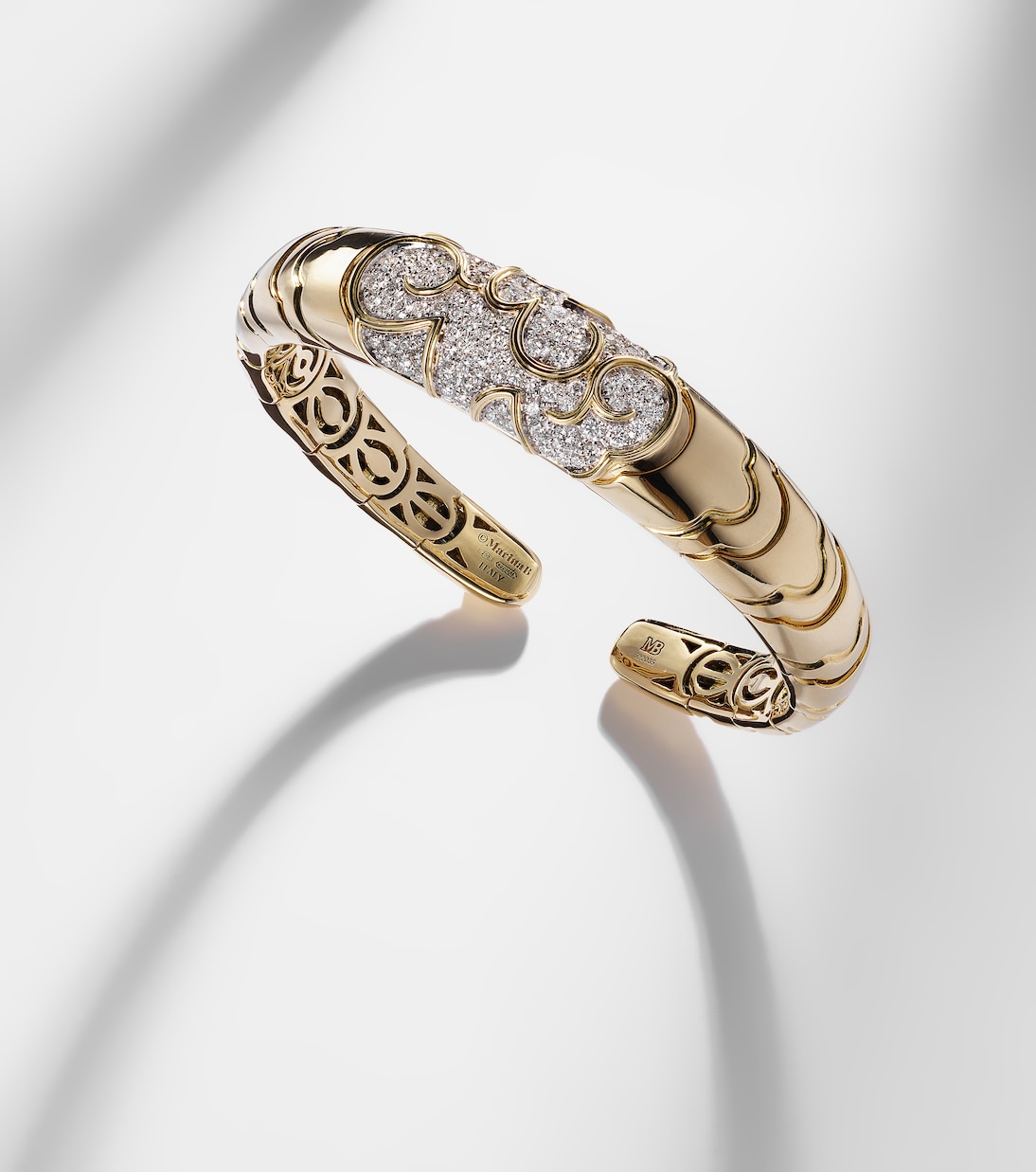 Onda 18kt gold bangle with diamonds | Marina B