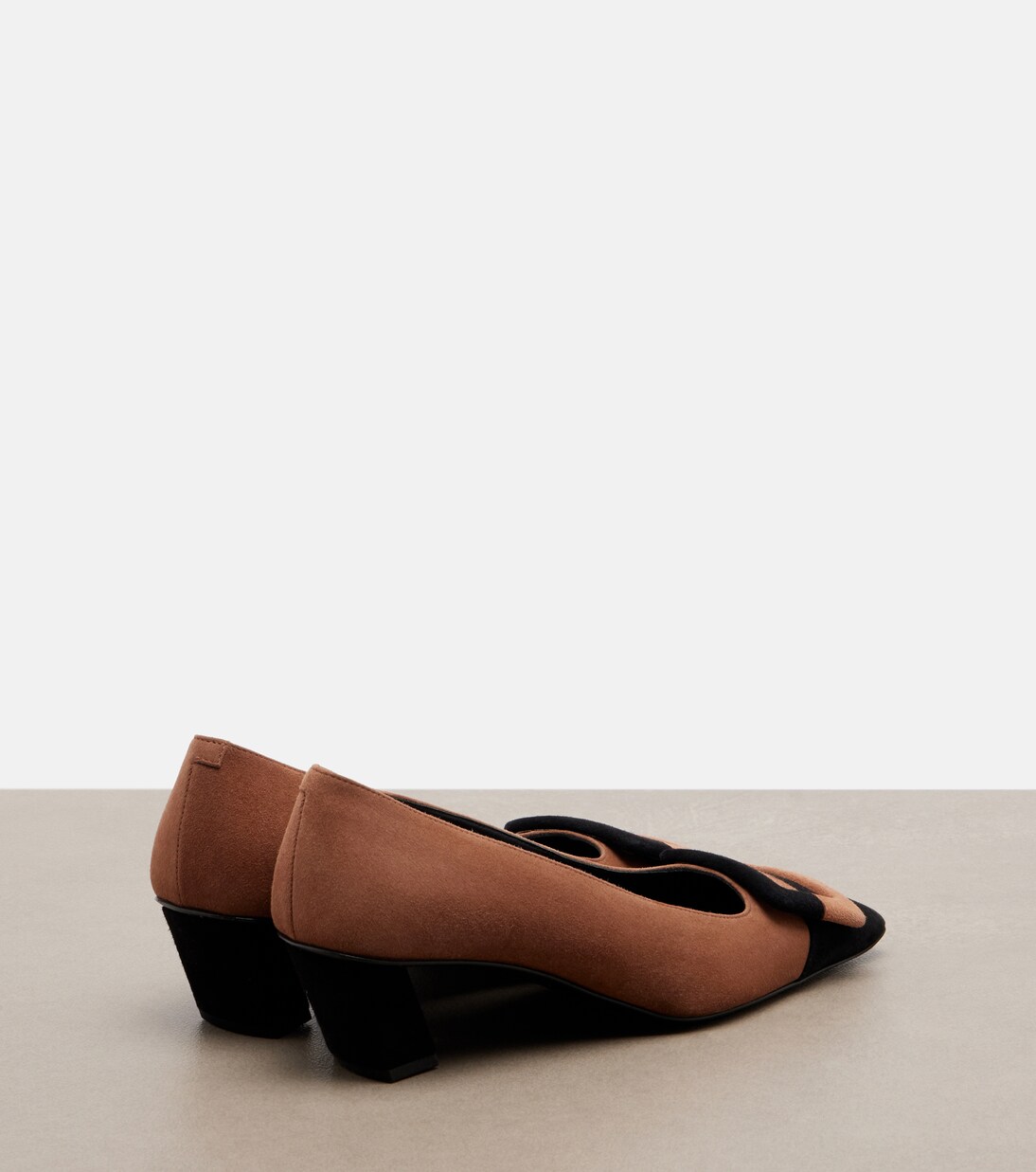 Belle Vivier suede pumps | Roger Vivier