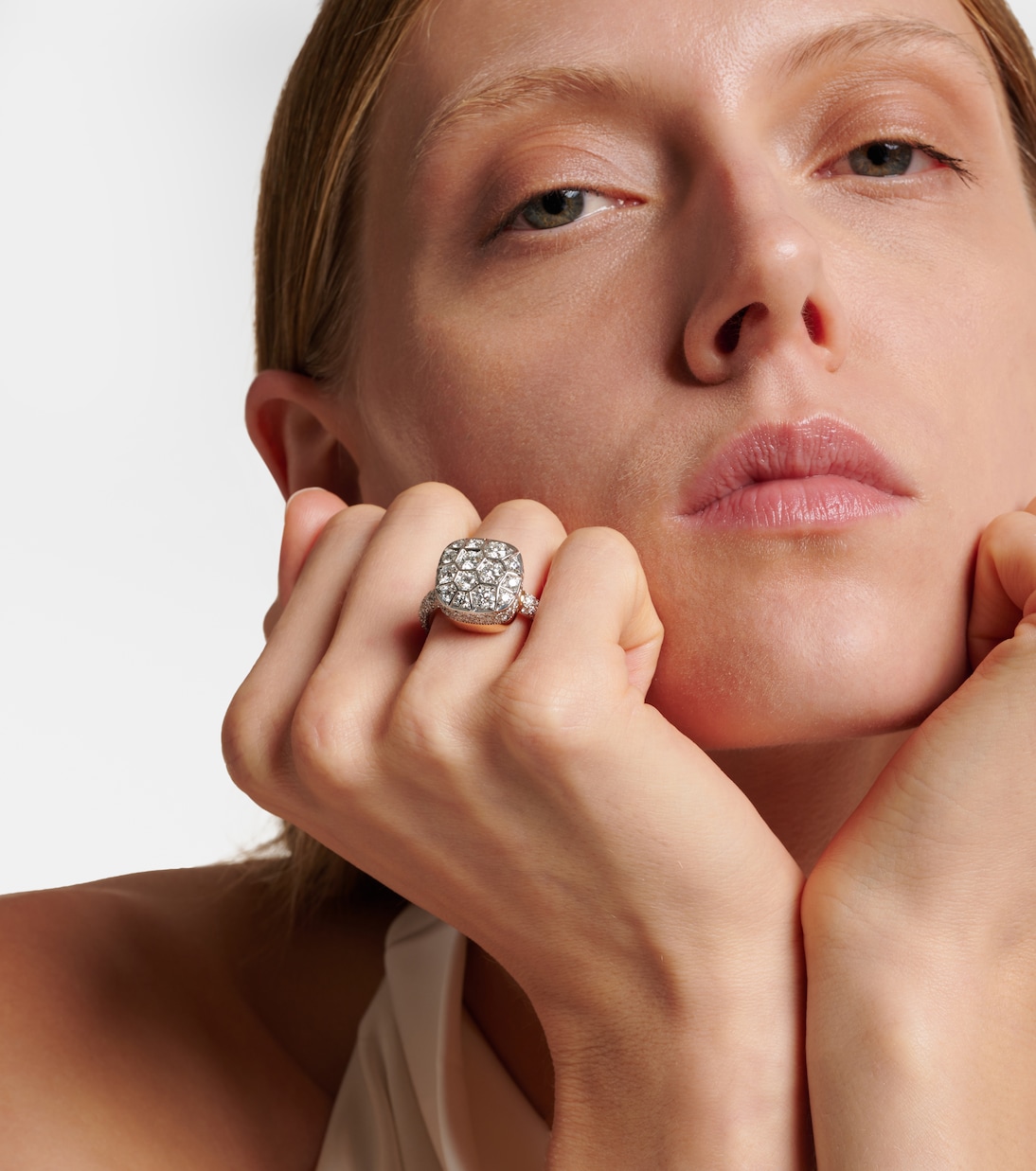 Bague Nudo Solitaire Assoluto en or 18 ct et diamants | Pomellato