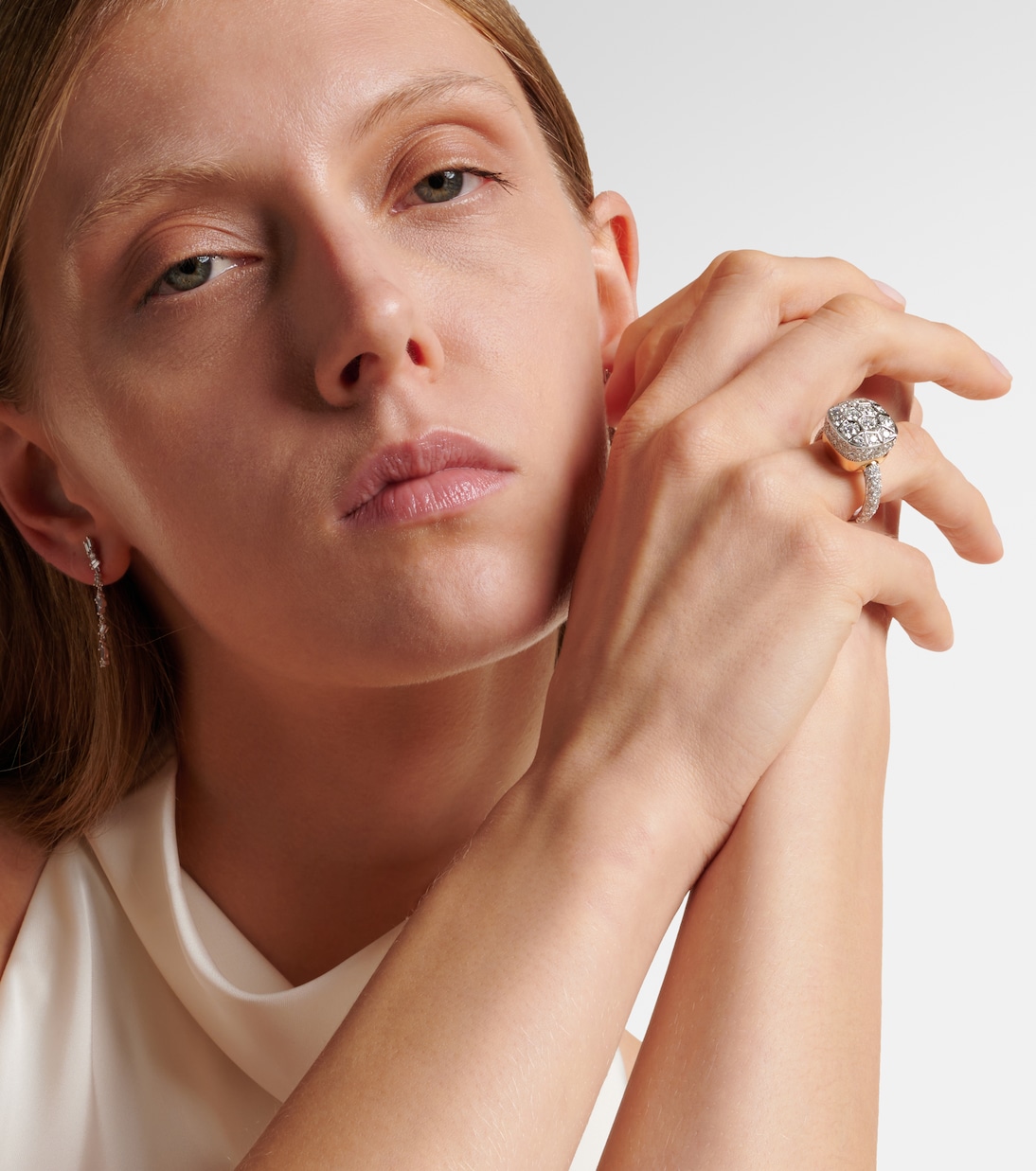 Bague Nudo Solitaire Assoluto en or 18 ct et diamants | Pomellato