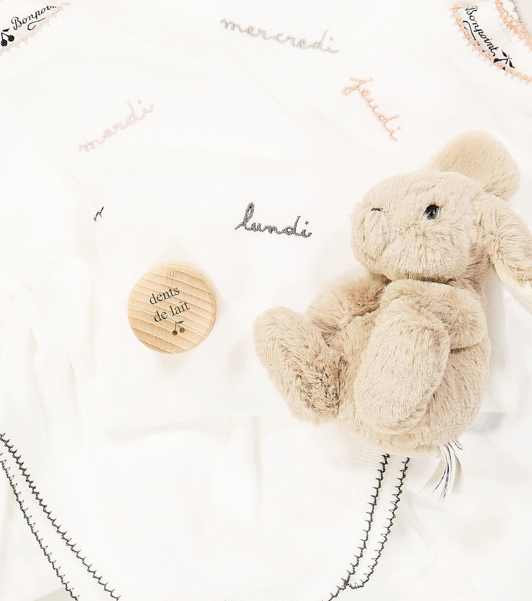 Set of 7 cotton onesies, bunny, and tooth box | Bonpoint