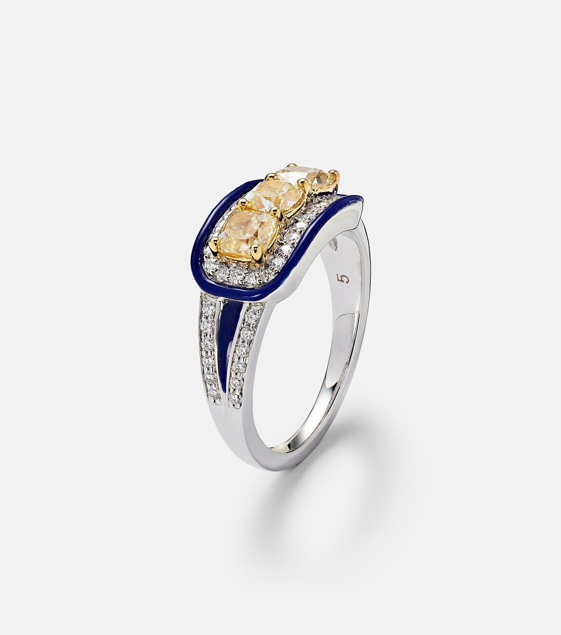 Bague Trio Cushion en or blanc 18 ct et diamants | Kamyen