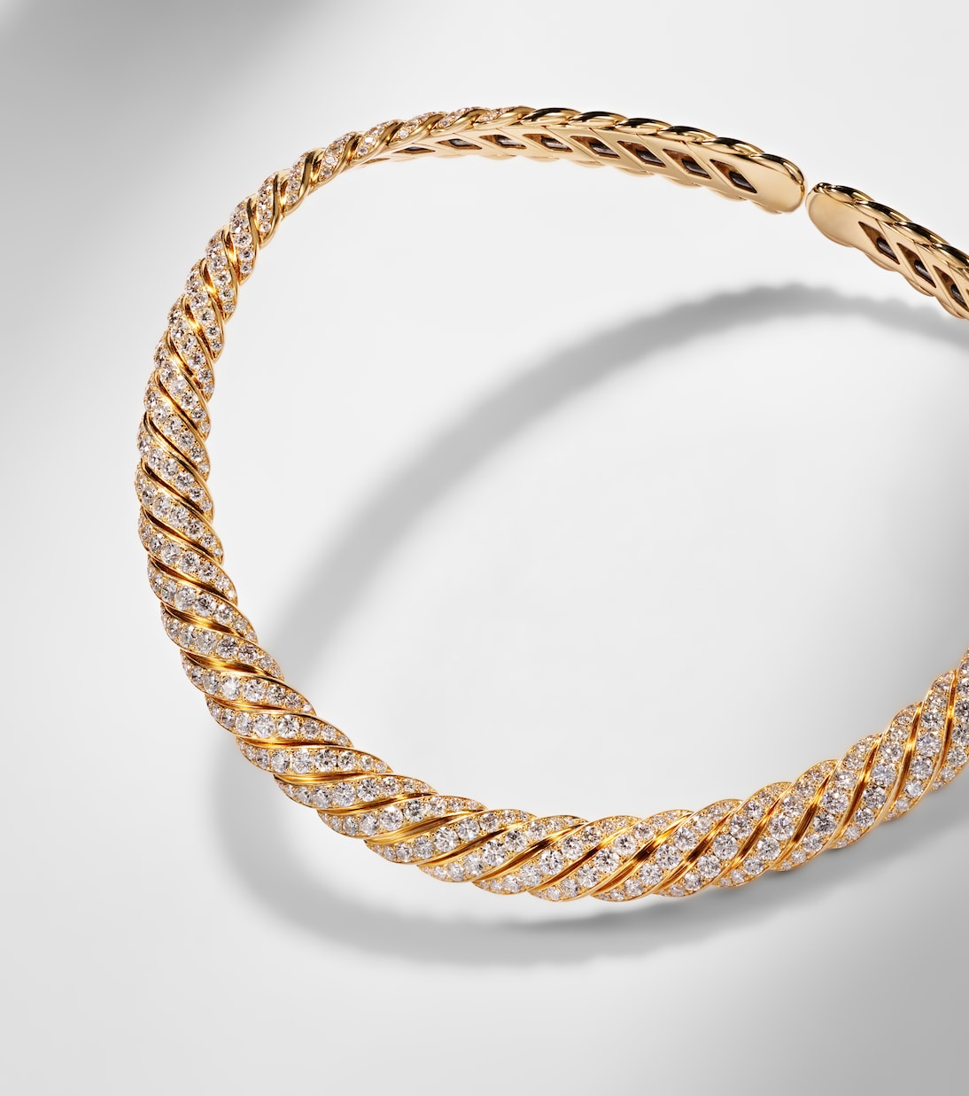 Choker Sculpted Cable Flex en or 18 ct (750/1000) et diamants | David Yurman