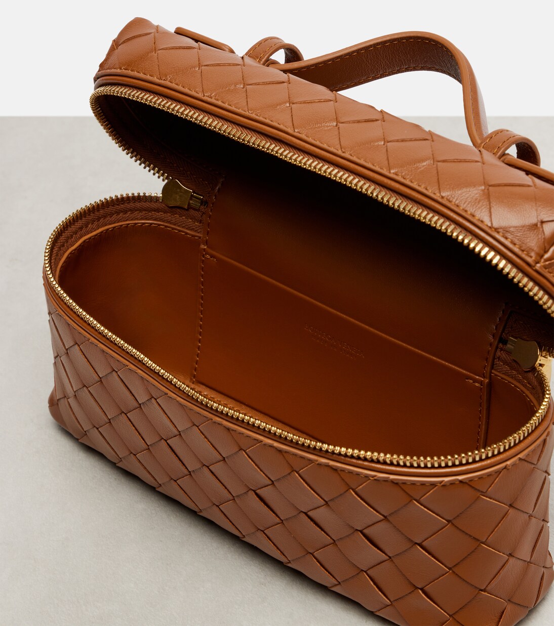 Bang Bang Intrecciato leather vanity bag | Bottega Veneta