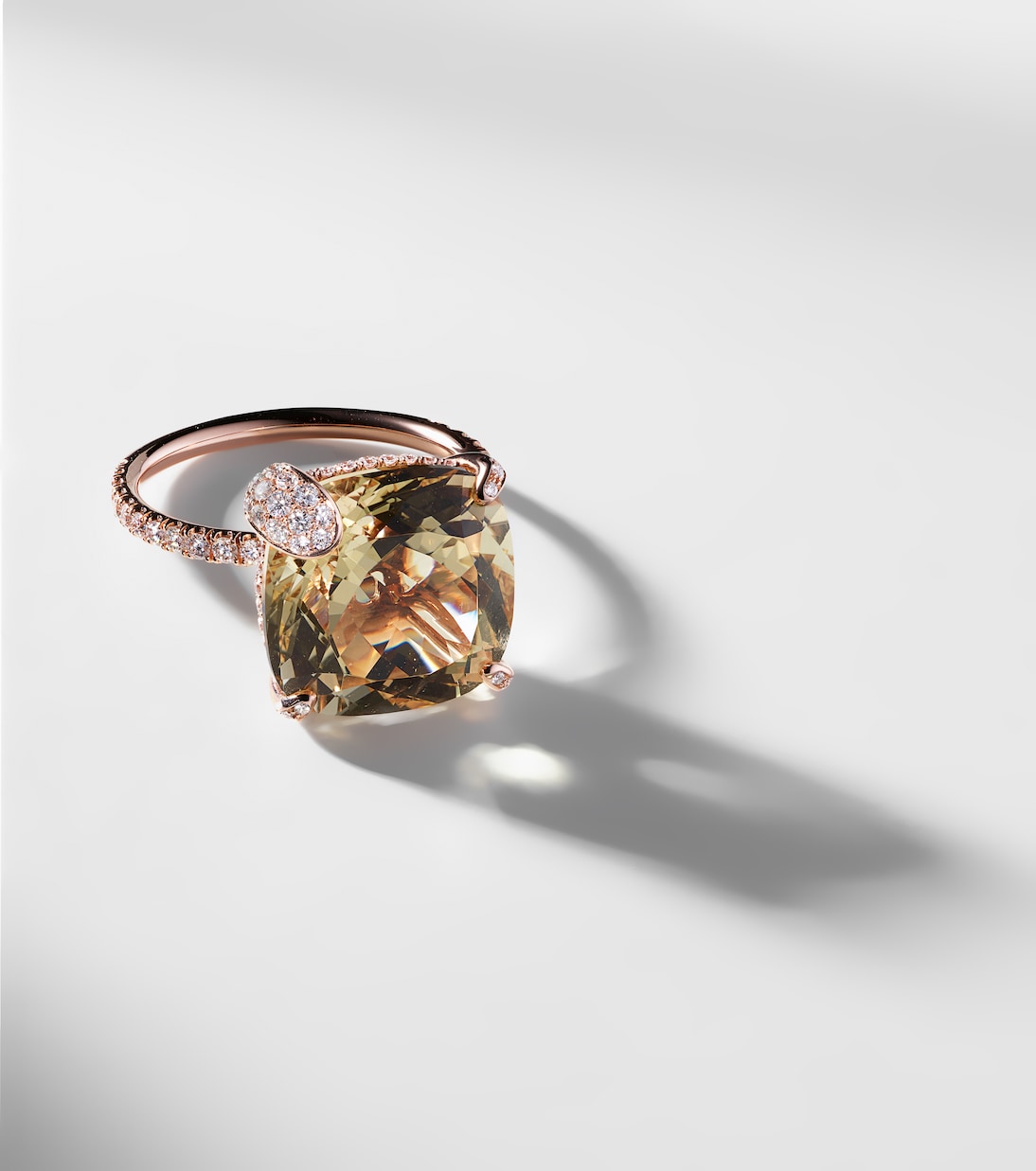 Peekaboo 18kt rose gold ring with beryl and diamonds | Bucherer Fine Jewellery