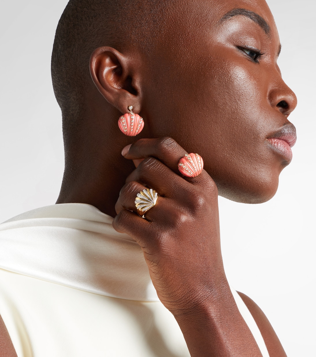 Bague Chevalier Coquillage en or 18 ct et diamants | Yvonne Léon