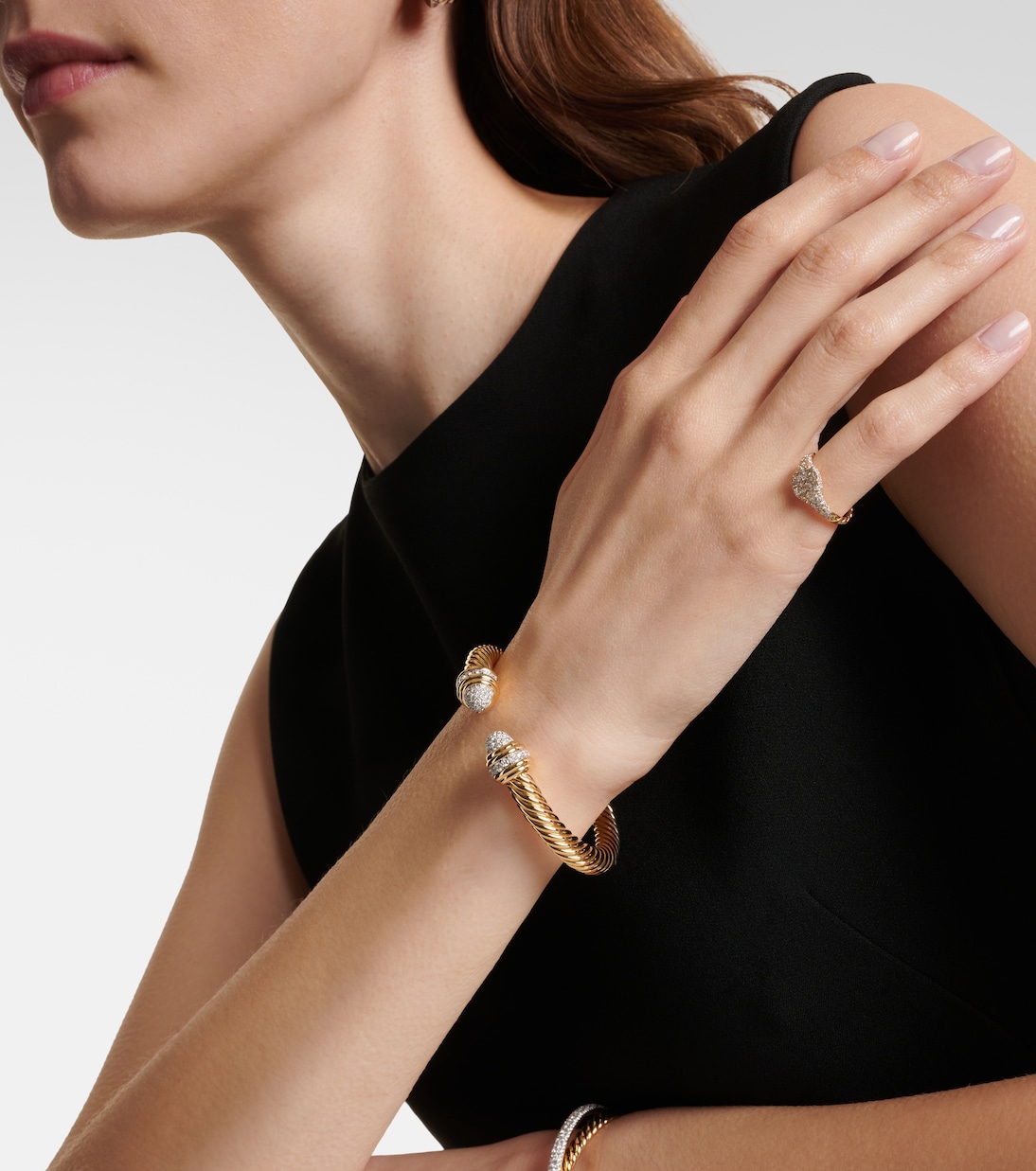 Petite Pavé 18kt gold pinky ring with diamonds | David Yurman