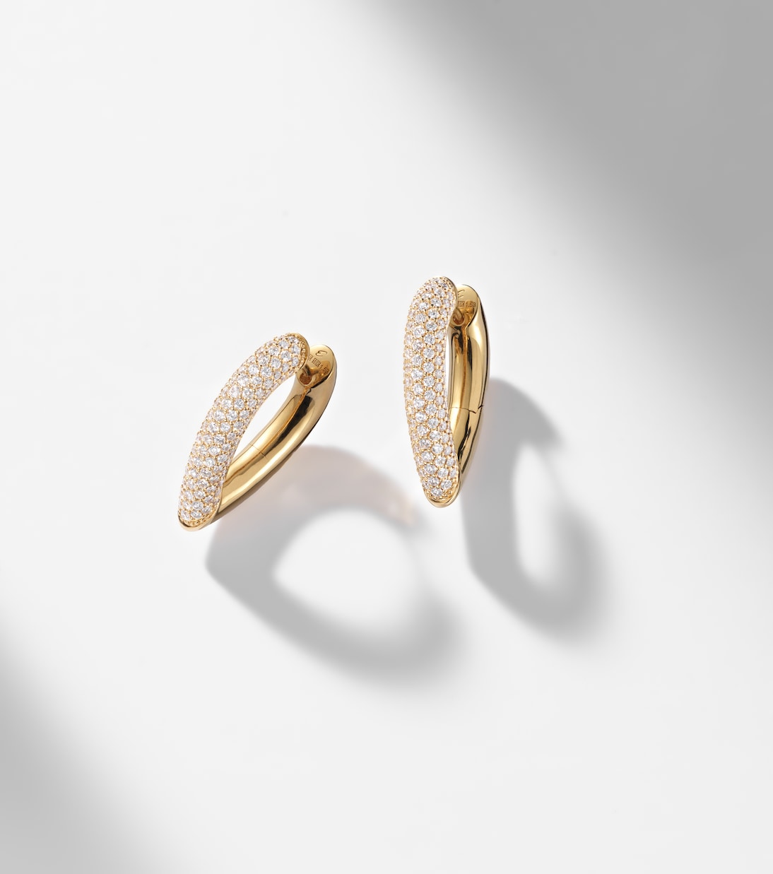 Ohrringe Drop Link Medium aus 18kt Gelbgold mit Diamanten | Engelbert