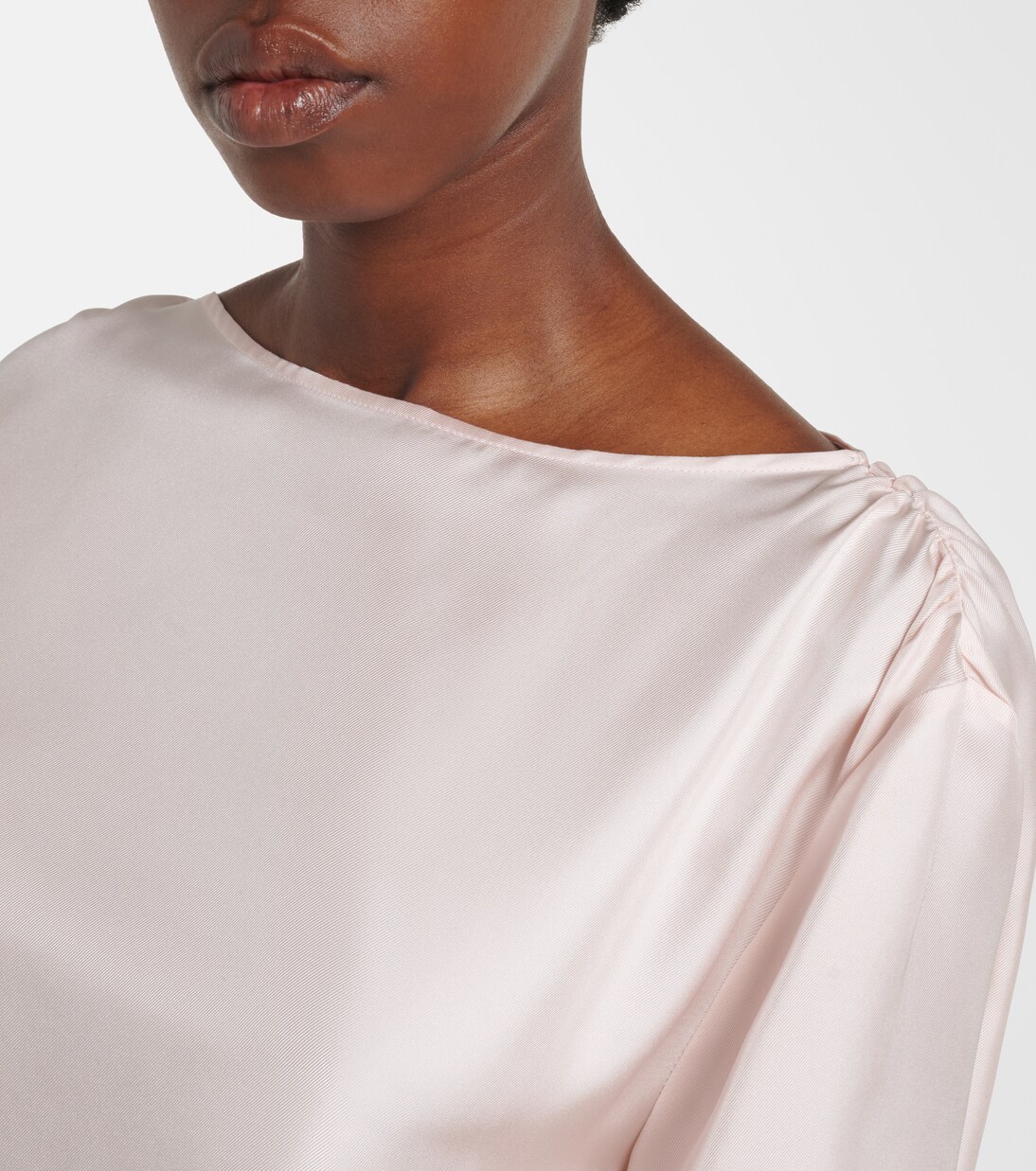 Mano silk satin top | Loulou de Saison