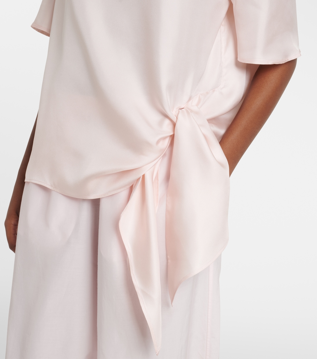 Mano silk satin top | Loulou de Saison