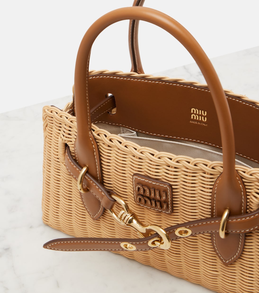 Aventure Tasche aus Raffiabast mit Lederbesatz | Miu Miu