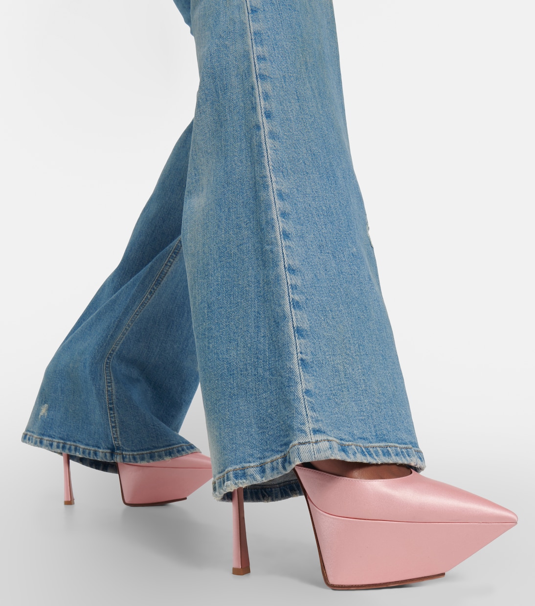 Plateau-Pumps Angelica aus Satin | Amina Muaddi