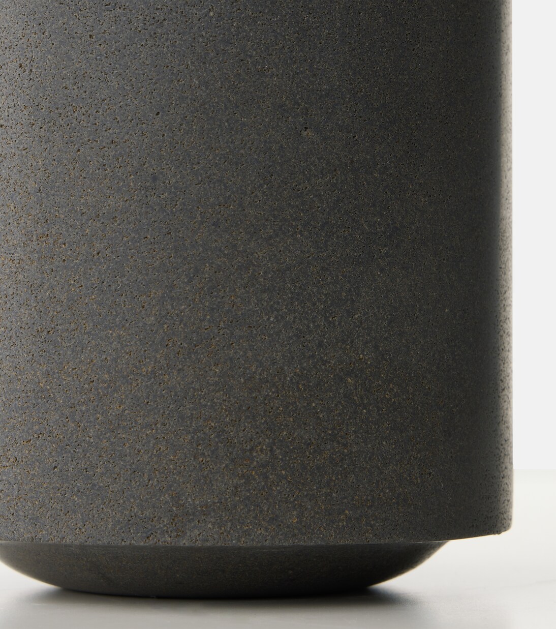 Gallery Object 01 stoneware container | Louise Roe